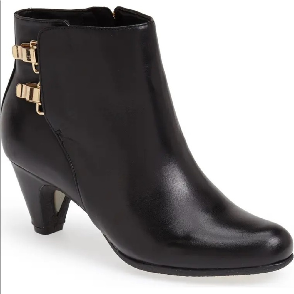 Sleek & Timeless Sam Edelman Marmont Black Leather Booties